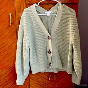 Geeen button up cardigan sweater